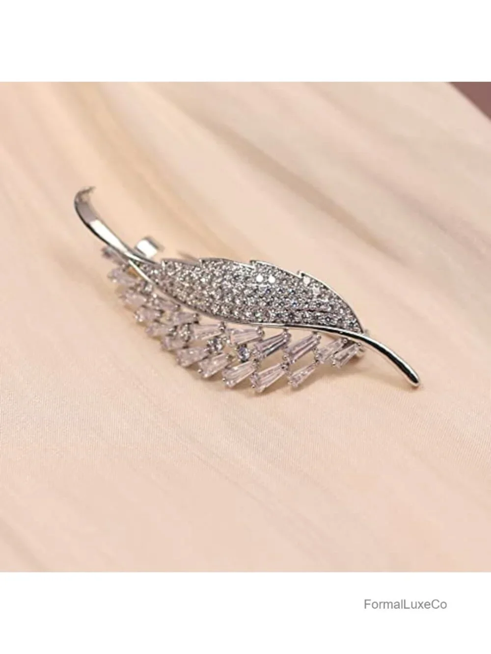 Elegant Flower Brooch for Women Gold Plated Zircon Pin Gift